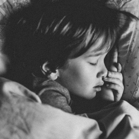 Cómo combatir el insomnio en niños autistas. Descubre algunos trucos.